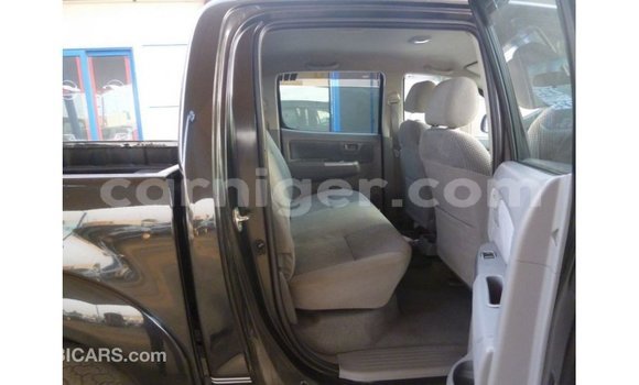 Sayi Imported Toyota Hilux Black Mota in Import - Dubai a Agadez Sayi Imported Toyota Hilux Black Mota in Import - Dubai a Agadez