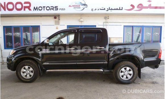 Sayi Imported Toyota Hilux Black Mota in Import - Dubai a Agadez Sayi Imported Toyota Hilux Black Mota in Import - Dubai a Agadez