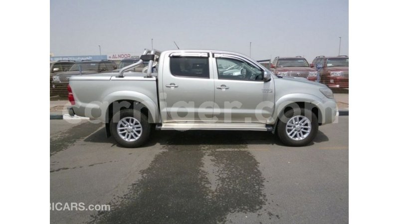 Big with watermark toyota hilux agadez import dubai 6054