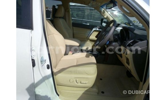 اشتري Imported Toyota Prado White سيارة في Import - Dubai في أغاديز اشتري Imported Toyota Prado White سيارة في Import - Dubai في أغاديز