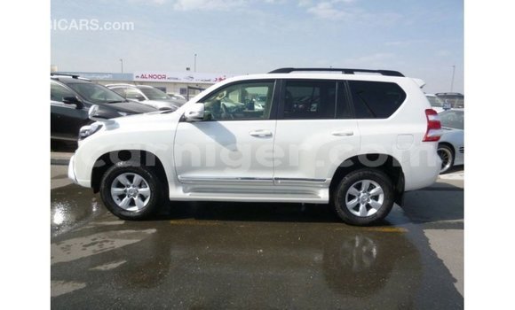 اشتري Imported Toyota Prado White سيارة في Import - Dubai في أغاديز اشتري Imported Toyota Prado White سيارة في Import - Dubai في أغاديز