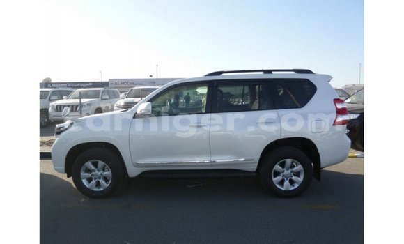 Sayi Imported Toyota Prado White Mota in Import - Dubai a Agadez Sayi Imported Toyota Prado White Mota in Import - Dubai a Agadez