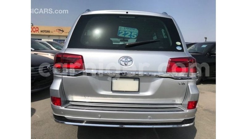 Big with watermark toyota land cruiser agadez import dubai 6072