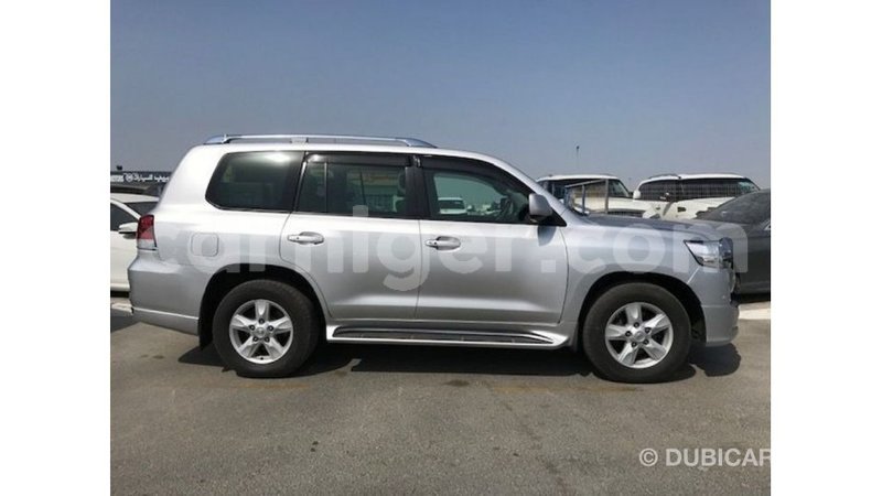 Big with watermark toyota land cruiser agadez import dubai 6072