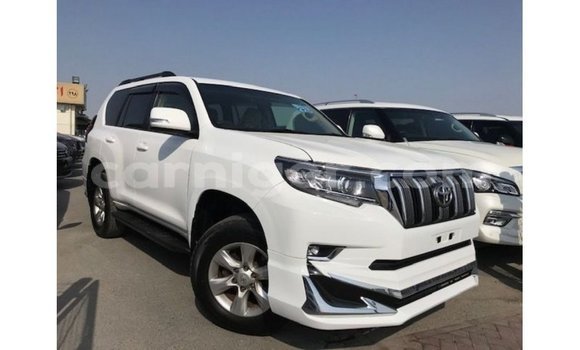 Acheter Import Voiture Toyota Prado Blanc à Import - Dubai, Agadez Acheter Import Voiture Toyota Prado Blanc à Import - Dubai, Agadez