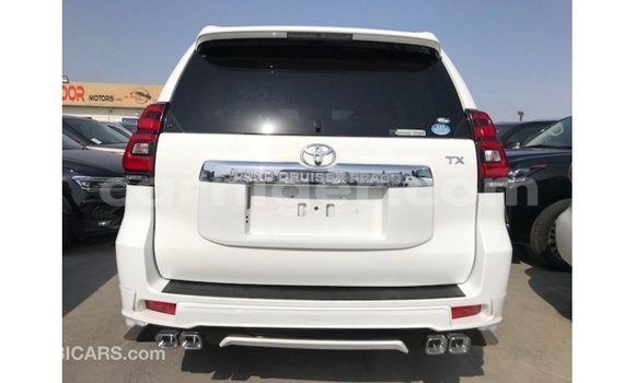 Acheter Import Voiture Toyota Prado Blanc à Import - Dubai, Agadez Acheter Import Voiture Toyota Prado Blanc à Import - Dubai, Agadez