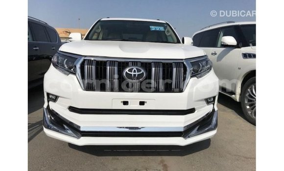 Acheter Import Voiture Toyota Prado Blanc à Import - Dubai, Agadez Acheter Import Voiture Toyota Prado Blanc à Import - Dubai, Agadez