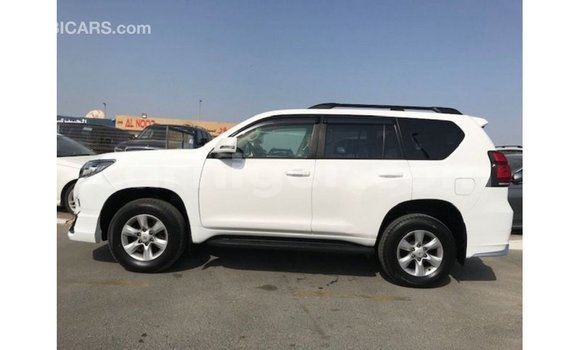 Acheter Import Voiture Toyota Prado Blanc à Import - Dubai, Agadez Acheter Import Voiture Toyota Prado Blanc à Import - Dubai, Agadez