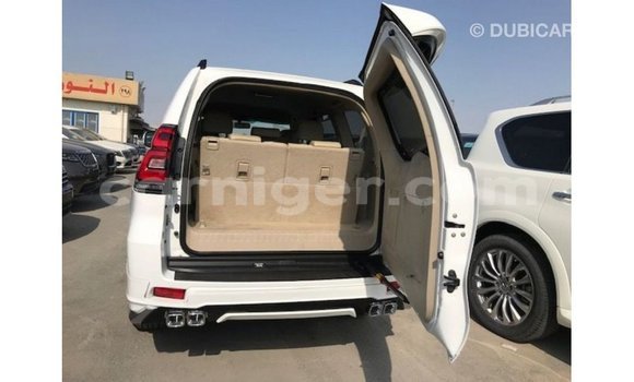 Acheter Import Voiture Toyota Prado Blanc à Import - Dubai, Agadez Acheter Import Voiture Toyota Prado Blanc à Import - Dubai, Agadez