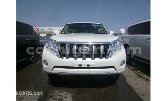 Sayi Imported Toyota Prado White Mota in Import - Dubai a Agadez Sayi Imported Toyota Prado White Mota in Import - Dubai a Agadez