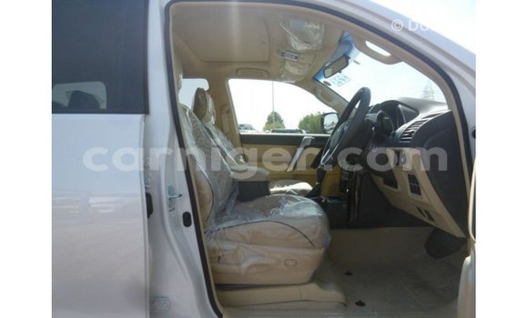 Sayi Imported Toyota Prado White Mota in Import - Dubai a Agadez Sayi Imported Toyota Prado White Mota in Import - Dubai a Agadez