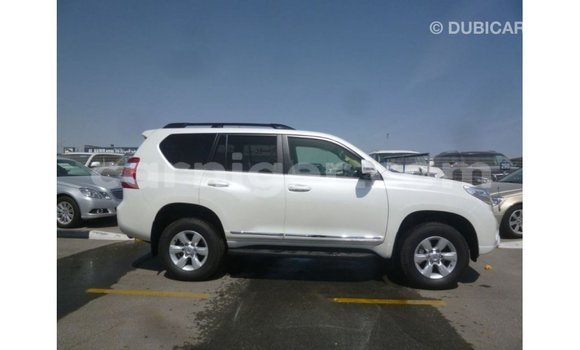 Sayi Imported Toyota Prado White Mota in Import - Dubai a Agadez Sayi Imported Toyota Prado White Mota in Import - Dubai a Agadez