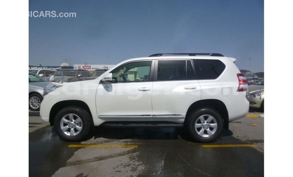 Sayi Imported Toyota Prado White Mota in Import - Dubai a Agadez Sayi Imported Toyota Prado White Mota in Import - Dubai a Agadez