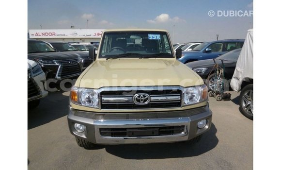 Acheter Import Utilitaire Toyota Land Cruiser Beige à Import - Dubai, Agadez Acheter Import Utilitaire Toyota Land Cruiser Beige à Import - Dubai, Agadez