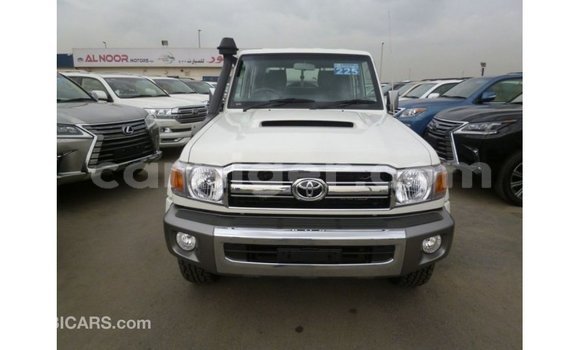 اشتري Imported Toyota Land Cruiser White شاحنة في Import - Dubai في أغاديز اشتري Imported Toyota Land Cruiser White شاحنة في Import - Dubai في أغاديز