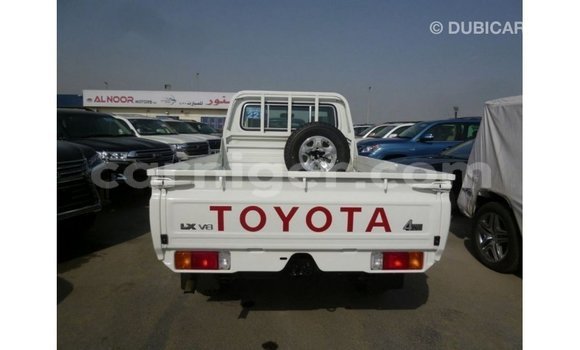 Acheter Import Utilitaire Toyota Land Cruiser Blanc à Import - Dubai, Agadez Acheter Import Utilitaire Toyota Land Cruiser Blanc à Import - Dubai, Agadez