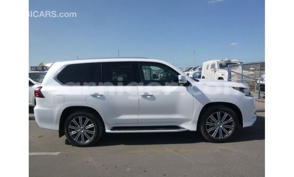 Acheter Import Voiture Lexus LX Blanc à Import - Dubai, Agadez Acheter Import Voiture Lexus LX Blanc à Import - Dubai, Agadez
