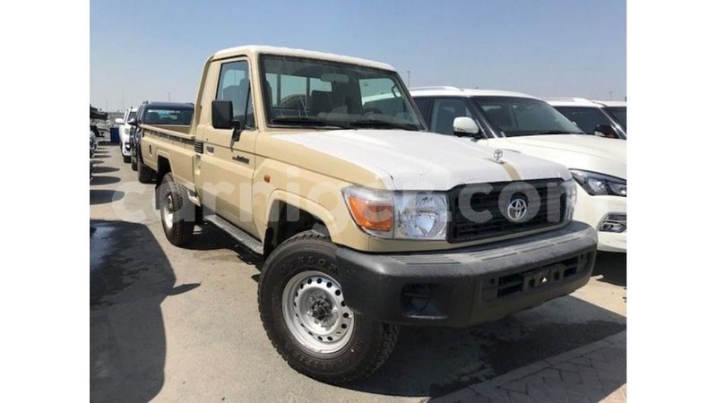 Big with watermark toyota land cruiser agadez import dubai 6085