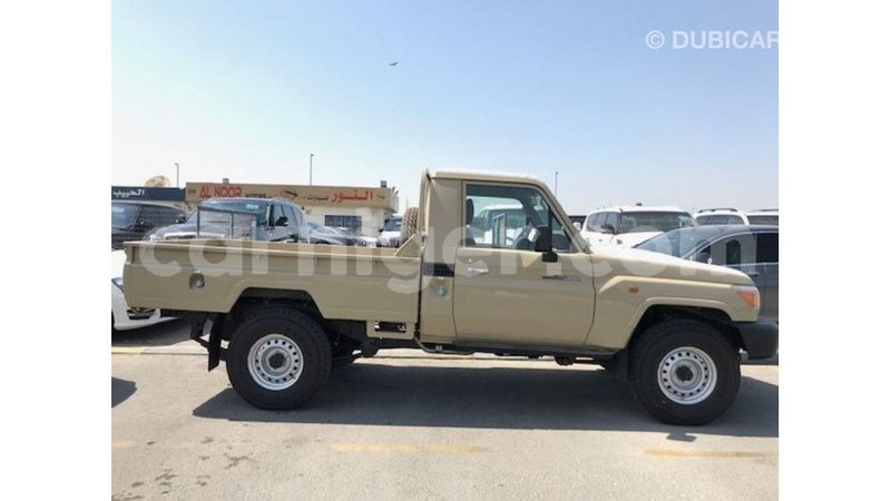 Big with watermark toyota land cruiser agadez import dubai 6085