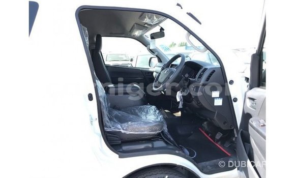 اشتري Imported Toyota Hiace White سيارة في Import - Dubai في أغاديز اشتري Imported Toyota Hiace White سيارة في Import - Dubai في أغاديز