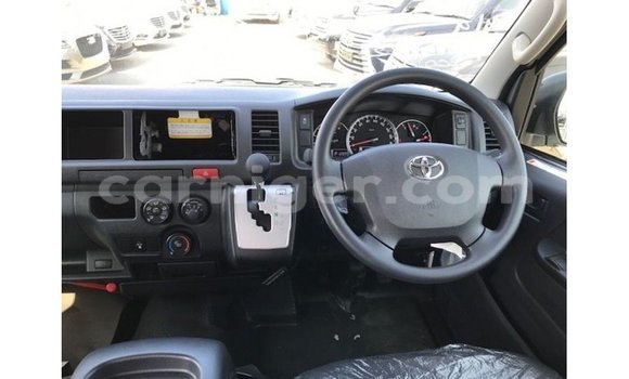 اشتري Imported Toyota Hiace White سيارة في Import - Dubai في أغاديز اشتري Imported Toyota Hiace White سيارة في Import - Dubai في أغاديز