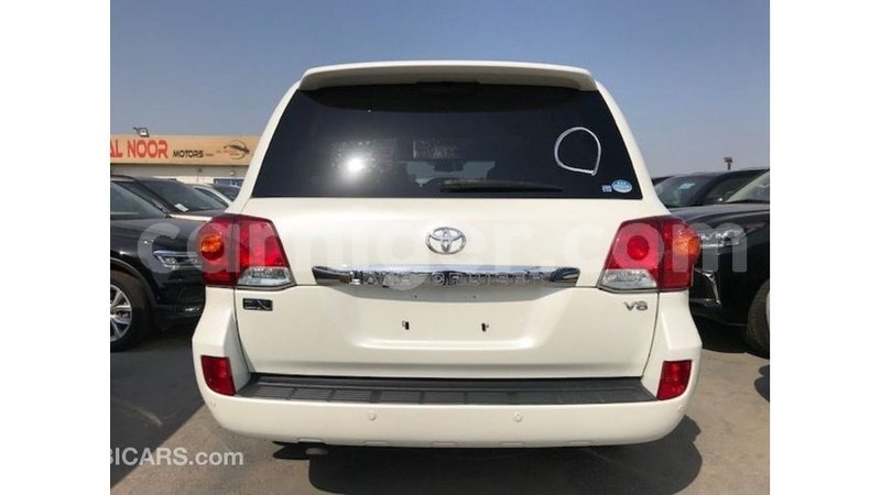 Big with watermark toyota land cruiser agadez import dubai 6089