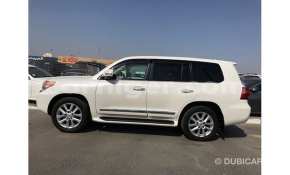 اشتري Imported Toyota Land Cruiser White شاحنة في Import - Dubai في أغاديز اشتري Imported Toyota Land Cruiser White شاحنة في Import - Dubai في أغاديز