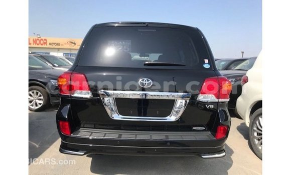 Buy Import Toyota Land Cruiser Black Truck in Import - Dubai in Agadez Buy Import Toyota Land Cruiser Black Truck in Import - Dubai in Agadez