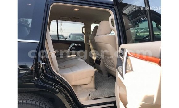 Buy Import Toyota Land Cruiser Black Truck in Import - Dubai in Agadez Buy Import Toyota Land Cruiser Black Truck in Import - Dubai in Agadez