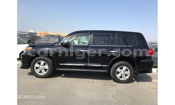 Buy Import Toyota Land Cruiser Black Truck in Import - Dubai in Agadez Buy Import Toyota Land Cruiser Black Truck in Import - Dubai in Agadez