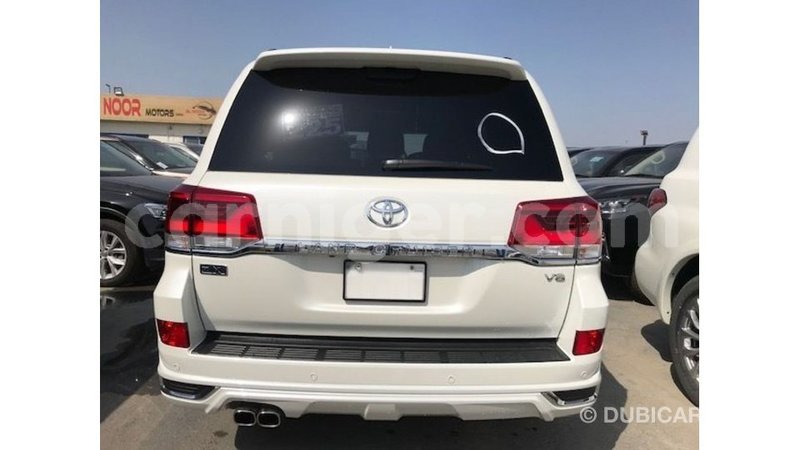 Big with watermark toyota land cruiser agadez import dubai 6091