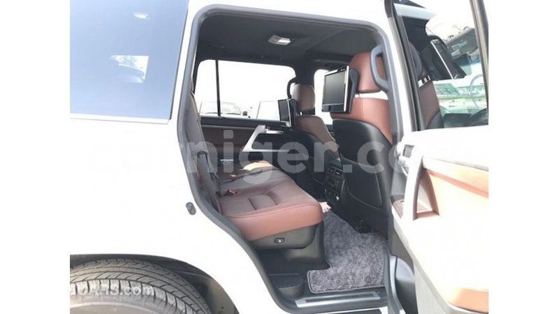 Big with watermark toyota land cruiser agadez import dubai 6091