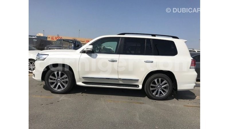 Big with watermark toyota land cruiser agadez import dubai 6091