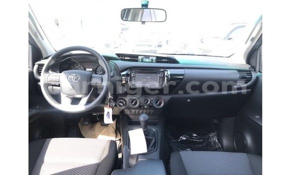 Sayi Imported Toyota Hilux Other Mota in Import - Dubai a Agadez Sayi Imported Toyota Hilux Other Mota in Import - Dubai a Agadez