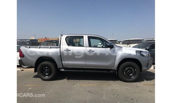 Sayi Imported Toyota Hilux Other Mota in Import - Dubai a Agadez Sayi Imported Toyota Hilux Other Mota in Import - Dubai a Agadez