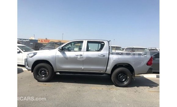 Sayi Imported Toyota Hilux Other Mota in Import - Dubai a Agadez Sayi Imported Toyota Hilux Other Mota in Import - Dubai a Agadez