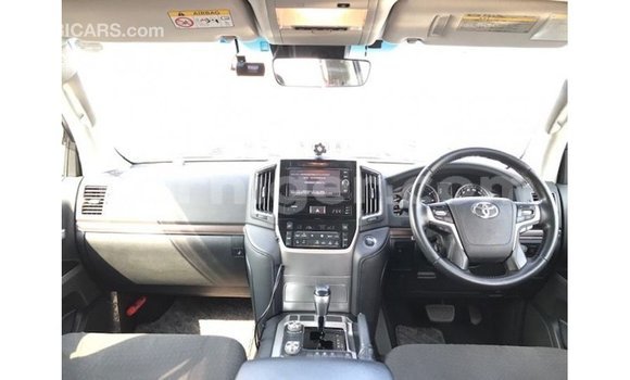 Buy Import Toyota Land Cruiser Other Truck in Import - Dubai in Agadez Buy Import Toyota Land Cruiser Other Truck in Import - Dubai in Agadez