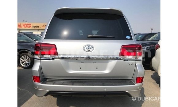 Buy Import Toyota Land Cruiser Other Truck in Import - Dubai in Agadez Buy Import Toyota Land Cruiser Other Truck in Import - Dubai in Agadez