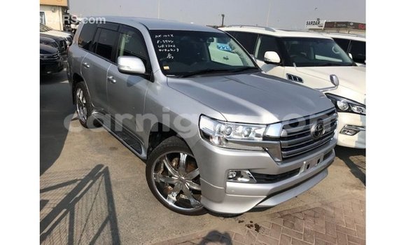 Buy Import Toyota Land Cruiser Other Truck in Import - Dubai in Agadez Buy Import Toyota Land Cruiser Other Truck in Import - Dubai in Agadez