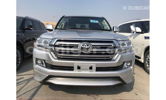 Buy Import Toyota Land Cruiser Other Truck in Import - Dubai in Agadez Buy Import Toyota Land Cruiser Other Truck in Import - Dubai in Agadez