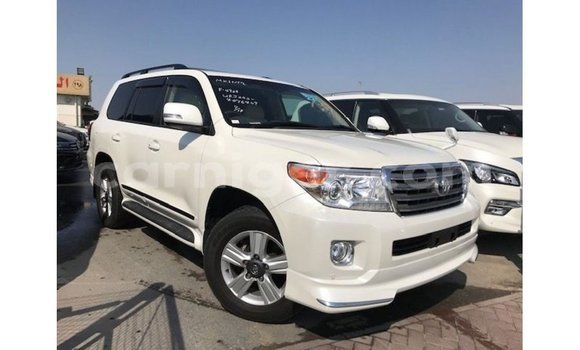 اشتري Imported Toyota Land Cruiser White شاحنة في Import - Dubai في أغاديز اشتري Imported Toyota Land Cruiser White شاحنة في Import - Dubai في أغاديز