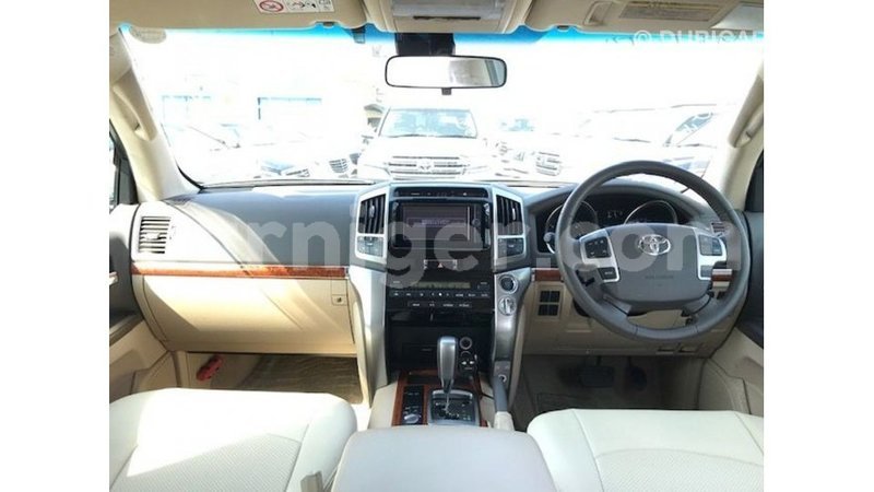 Big with watermark toyota land cruiser agadez import dubai 6097