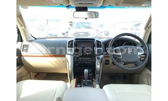 اشتري Imported Toyota Land Cruiser White شاحنة في Import - Dubai في أغاديز اشتري Imported Toyota Land Cruiser White شاحنة في Import - Dubai في أغاديز