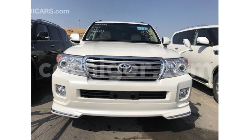 Big with watermark toyota land cruiser agadez import dubai 6097