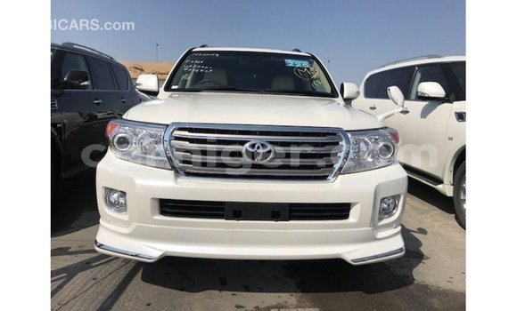 اشتري Imported Toyota Land Cruiser White شاحنة في Import - Dubai في أغاديز اشتري Imported Toyota Land Cruiser White شاحنة في Import - Dubai في أغاديز