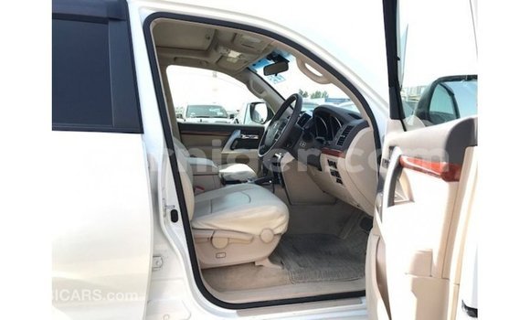 اشتري Imported Toyota Land Cruiser White شاحنة في Import - Dubai في أغاديز اشتري Imported Toyota Land Cruiser White شاحنة في Import - Dubai في أغاديز