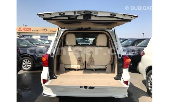 اشتري Imported Toyota Land Cruiser White شاحنة في Import - Dubai في أغاديز اشتري Imported Toyota Land Cruiser White شاحنة في Import - Dubai في أغاديز
