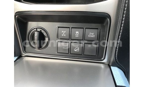 Acheter Import Voiture Toyota Prado Marron à Import - Dubai, Agadez Acheter Import Voiture Toyota Prado Marron à Import - Dubai, Agadez