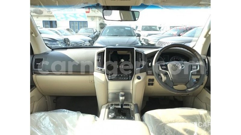 Big with watermark toyota land cruiser agadez import dubai 6099