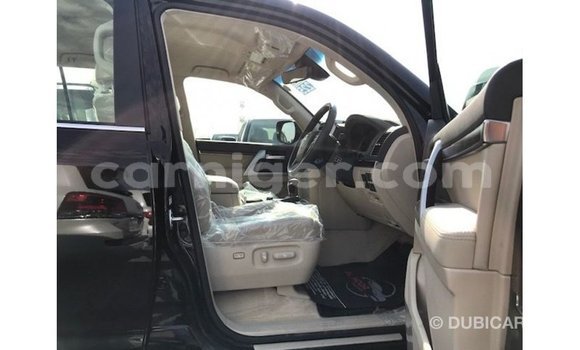 اشتري Imported Toyota Land Cruiser Black شاحنة في Import - Dubai في أغاديز اشتري Imported Toyota Land Cruiser Black شاحنة في Import - Dubai في أغاديز